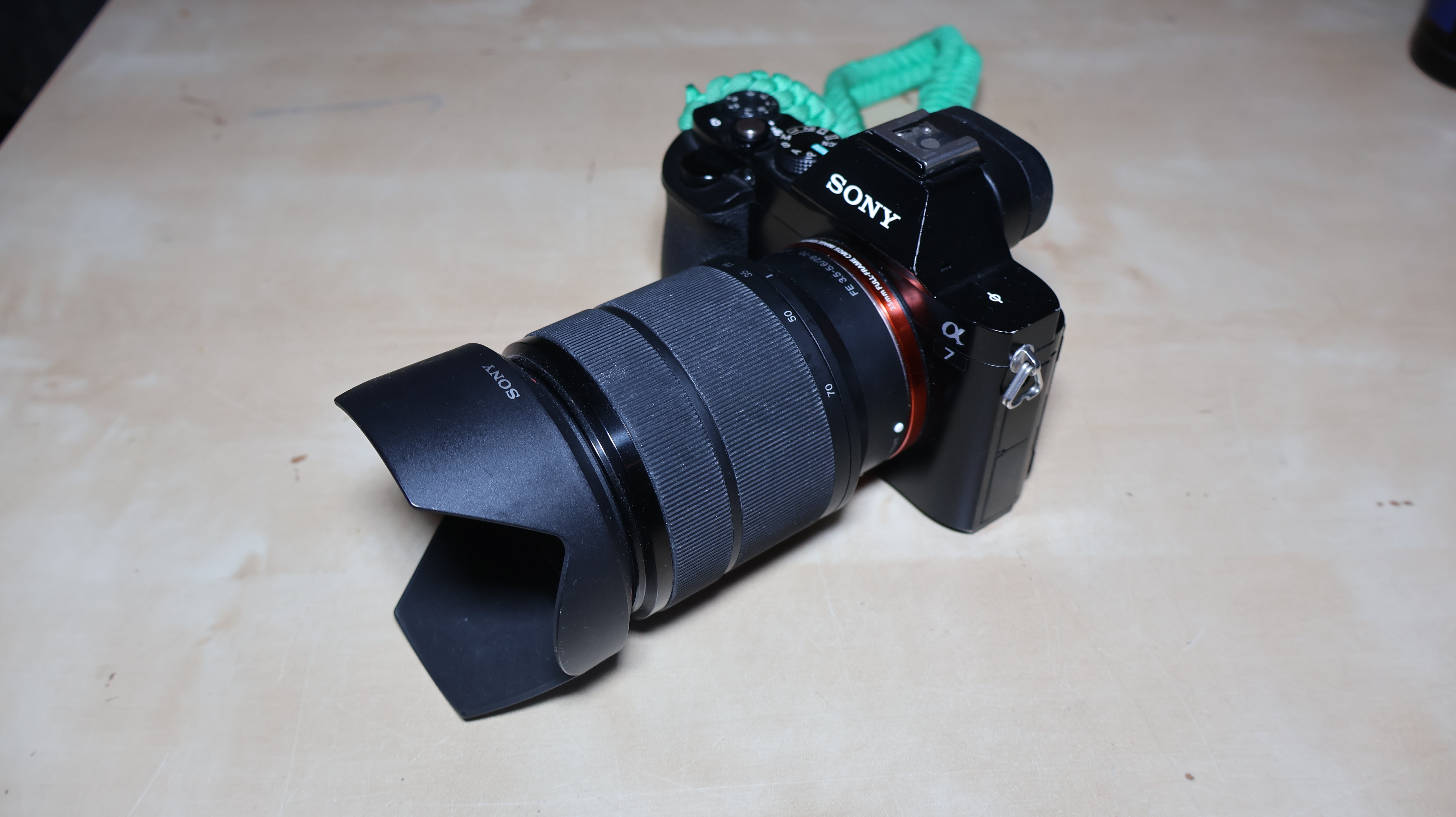 Sony A7 (18-55mm) mit Zubehör