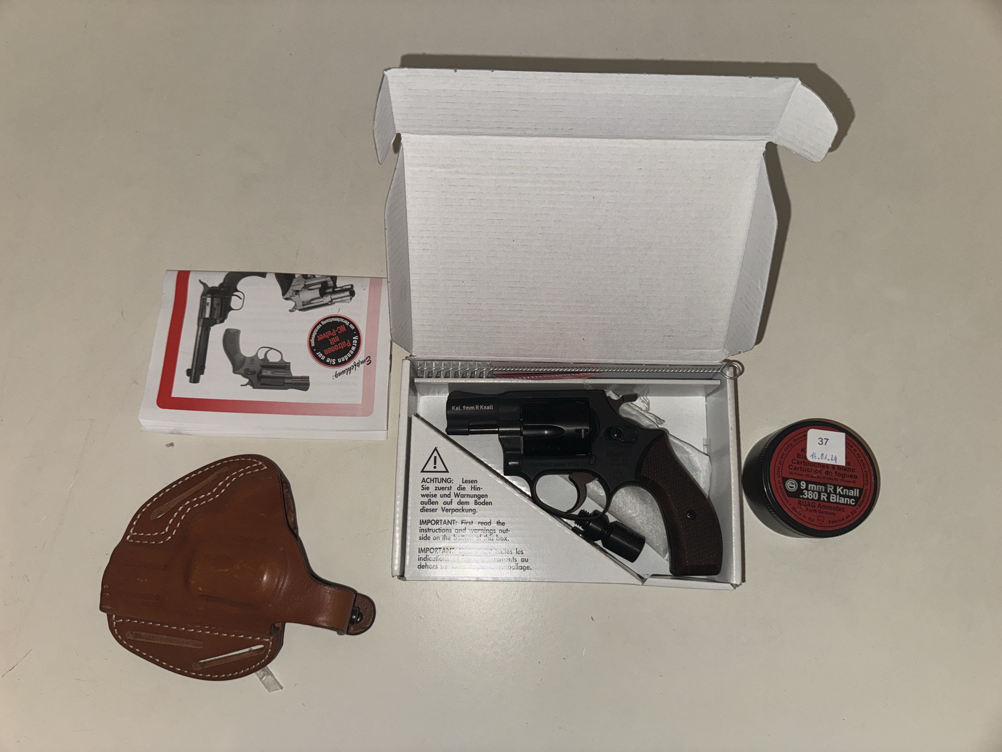 Revolver HM88 inkl. Holster und Munition